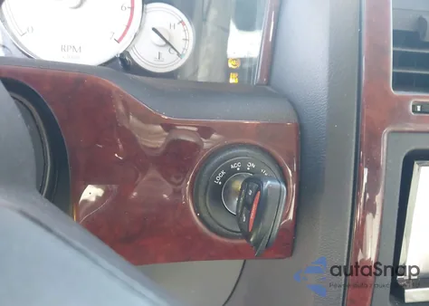 2005 Chrysler 300C из США, поврежденный, VIN 2C3AA63H35H666718